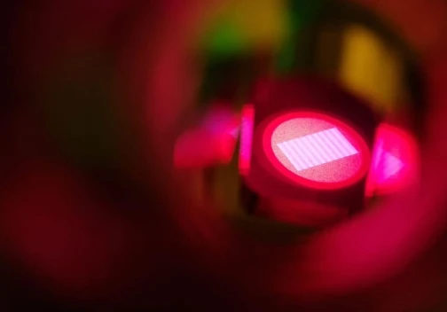 UV-DMD field overlayed by IR laser beam of homogeneous intensity